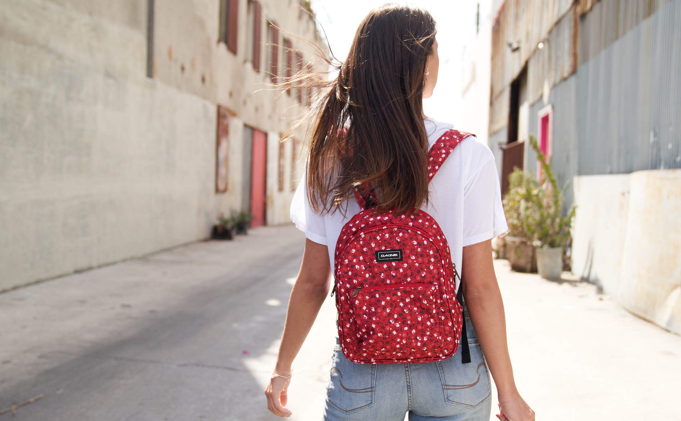 dakine-essentials-pack-mini-rucksack-7-l-tagesrucksack-mit-r-ckenpolster-und-geh image 7