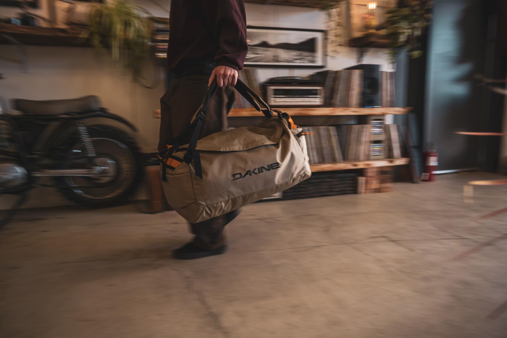 dakine-ranger-duffle-60l-reisetasche-wetterfeste-sportduffle-aus-900d-gewebe-mit image 5