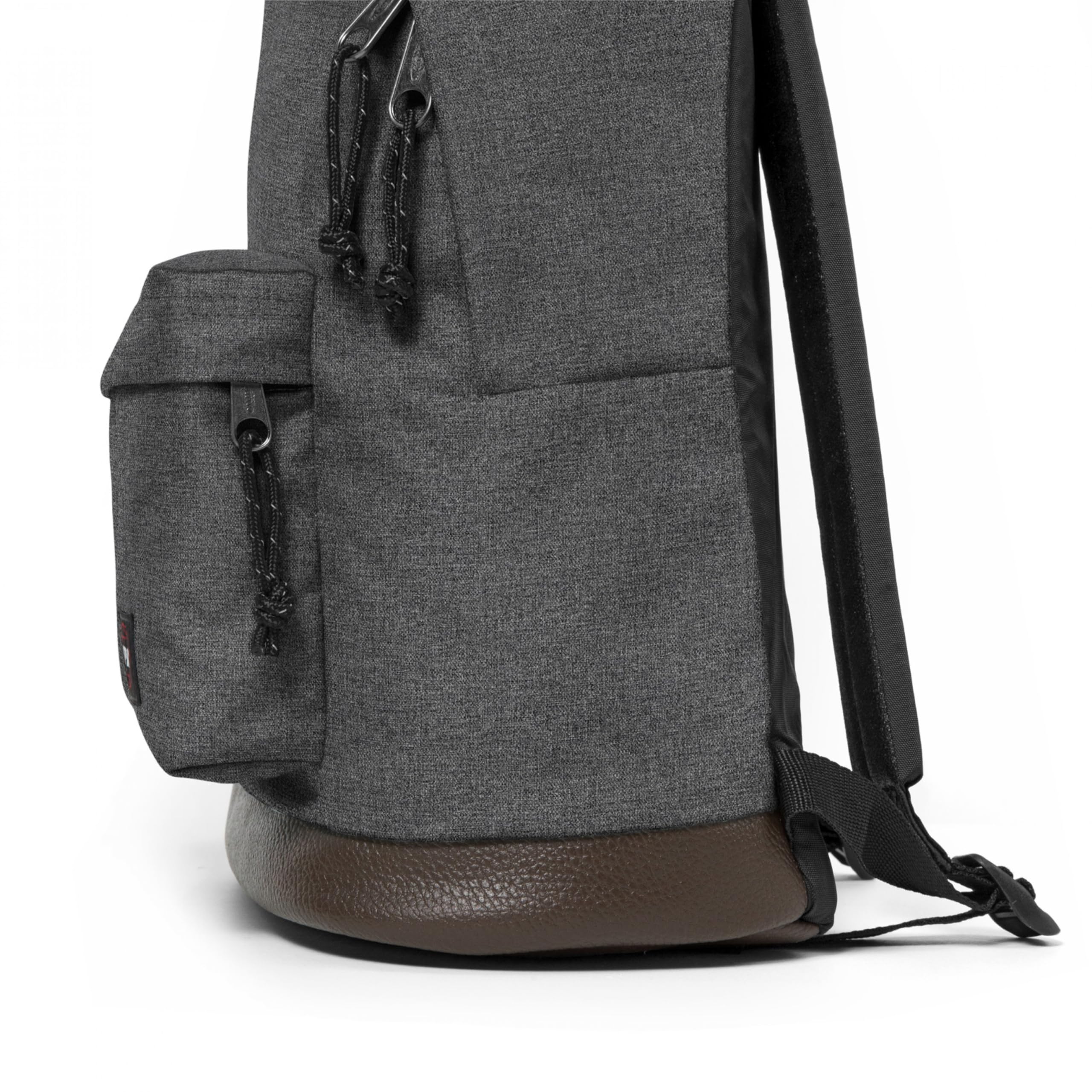 eastpak-wyoming-rucksack-24-l-mit-ledereinsatz-gepolsterten-schulterriemen image 6